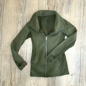 Lululemon scuba jacket size 2